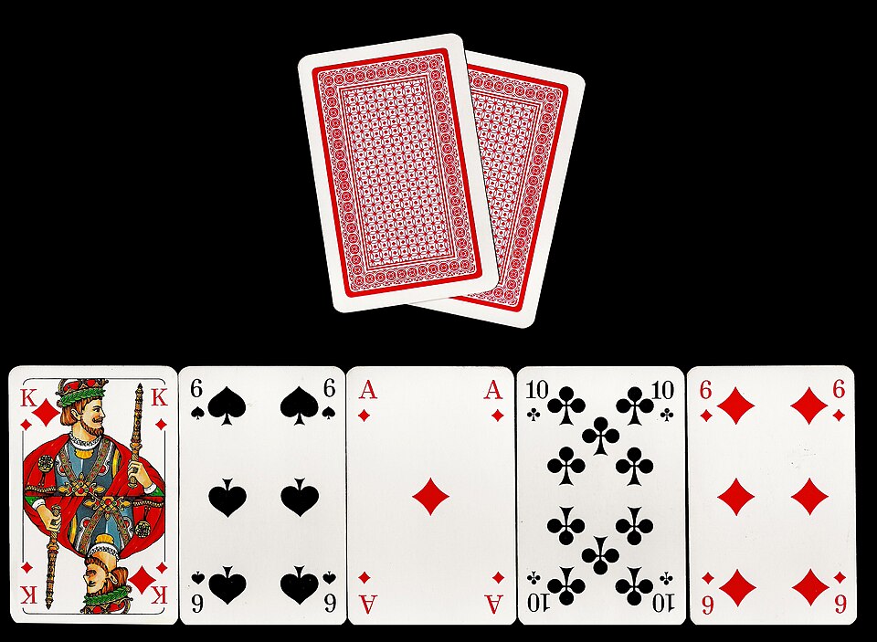 https://www.reddit.com/r/poker/comments/1t8qc0v/easy_button_prank_for_my_home_game_revenge_is_mine/ - 朋友局被嘲讽?自制“Easy Button”反