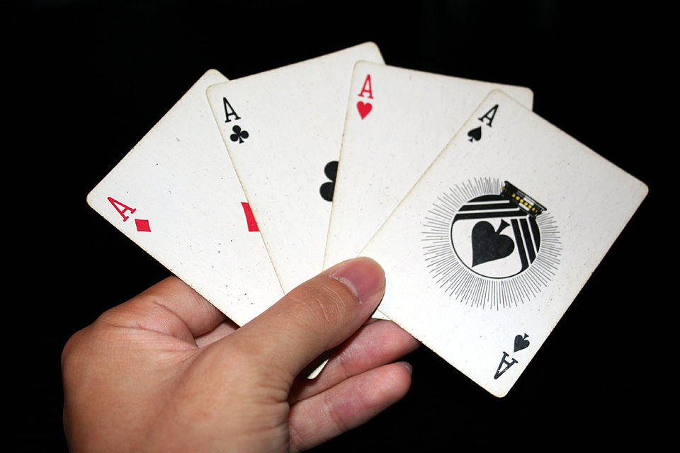 https://www.reddit.com/r/poker/comments/1u1i2ea/online_poker_is_not_rigged/ - KK翻牌中顶暗三条却险被河杀?一手牌解析“线上发牌非人为操控”